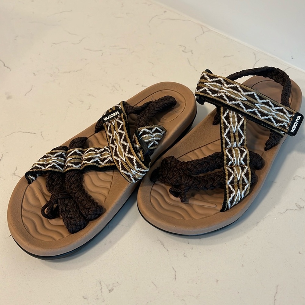 Hiking sandal